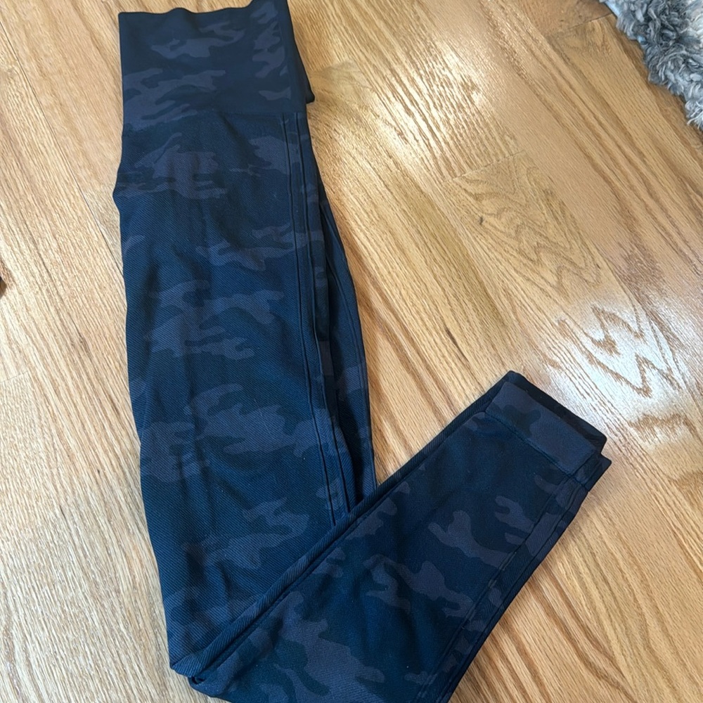 Spanx Seamless shaping leggings size small